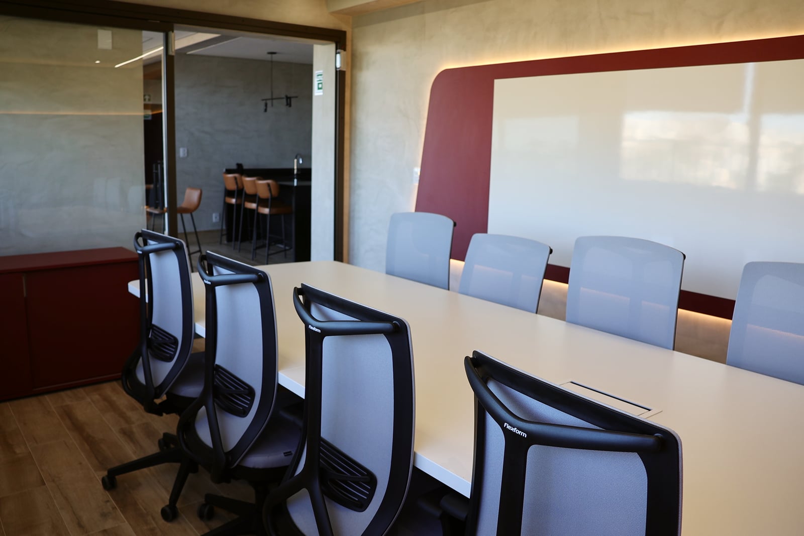 Ambiente interno do Arya Offices