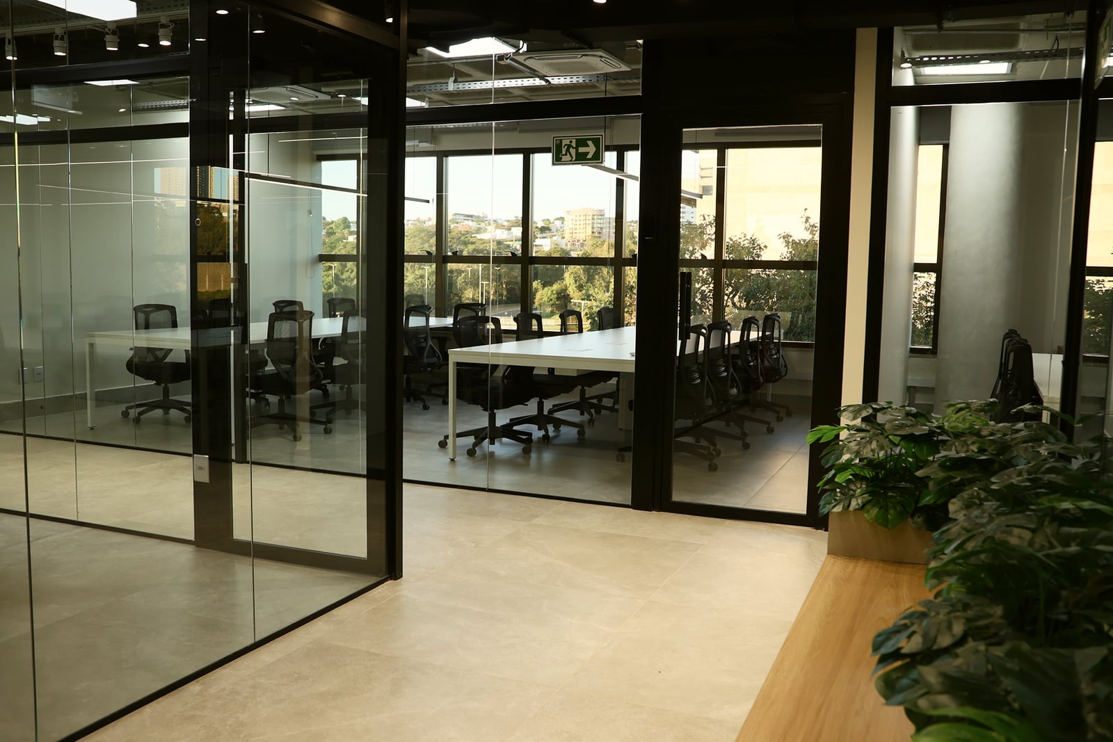 Sala de reunião pronta para uso no modelo Plug & Play